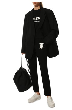 Женская хлопковая футболка BURBERRY черного цвета по цене 28000 руб., арт. 8011651 | Фото 2 Женская хлопковая футболка BURBERRY черного цвета, арт. 8011651 | Фото 2