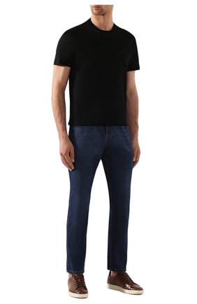 Мужская хлопковая футболка BRIONI черного цвета по цене 29950 руб., арт. UJCA0L/PZ600 | Фото 2 Мужская хлопковая футболка BRIONI черного цвета, арт. UJCA0L/PZ600 | Фото 2 (Длина (для топов): Стандартные; Материал внешний: Хлопок; Принт: Без принта; Рукава: Короткие; Стили: Кэжуэл; Статус проверки: Проверено, Проверена категория; Региональные ограничения белый список (Axapta Mercury): RU)