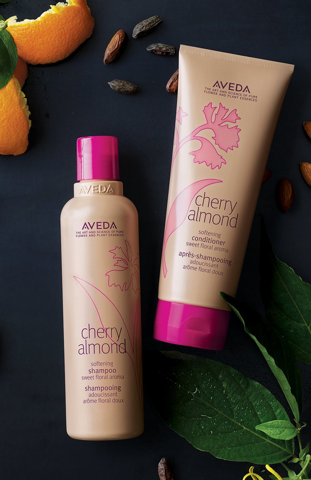 Шампунь для волос Cherry Almond | Фото №2 Шампунь для волос Cherry Almond | Фото №2