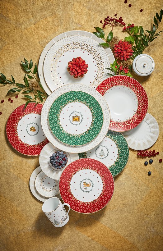 фото Тарелка салатная traineau noel rouge bernardaud